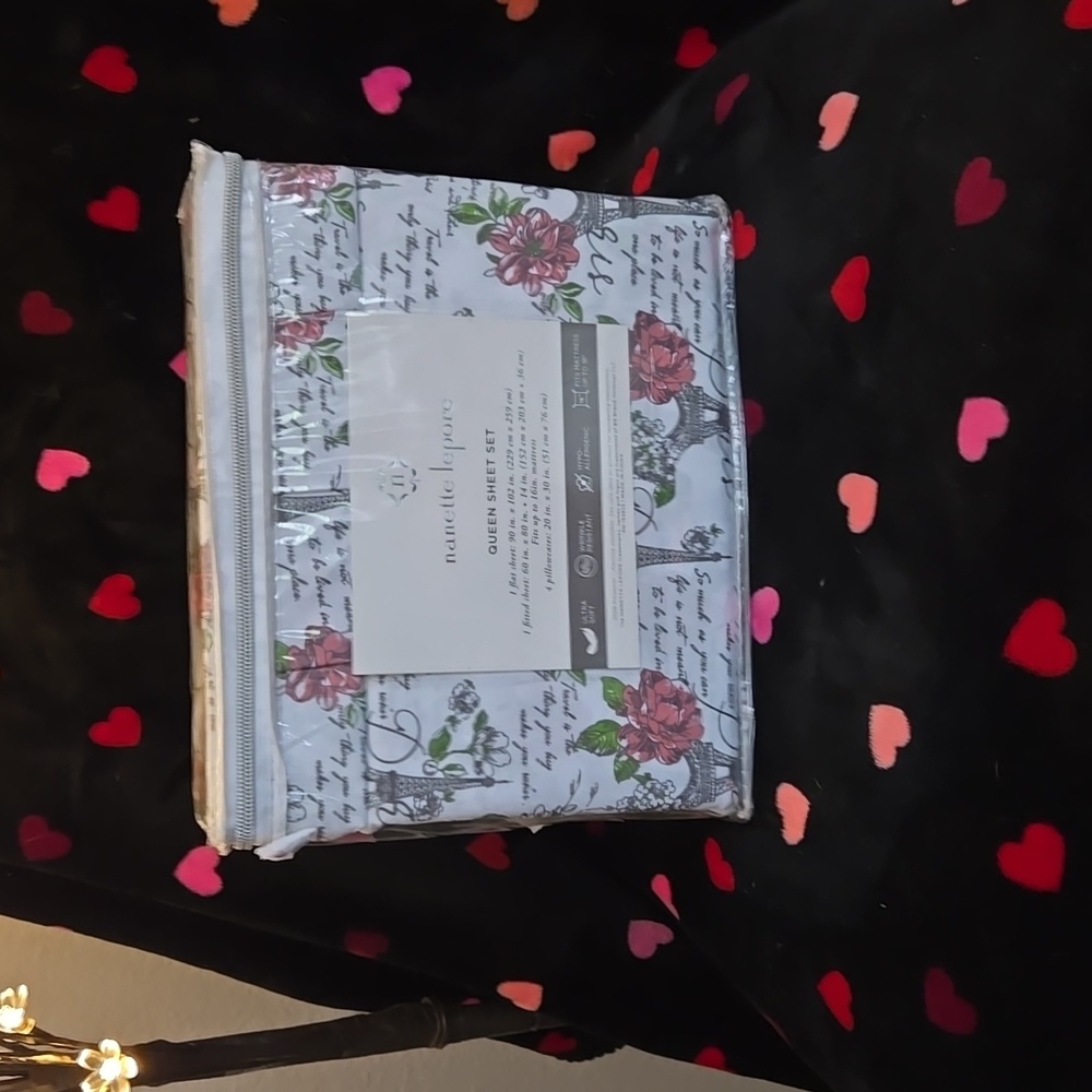 Nanette Lepore Floral Script Queen Sheet Set - Picture 3 of 4